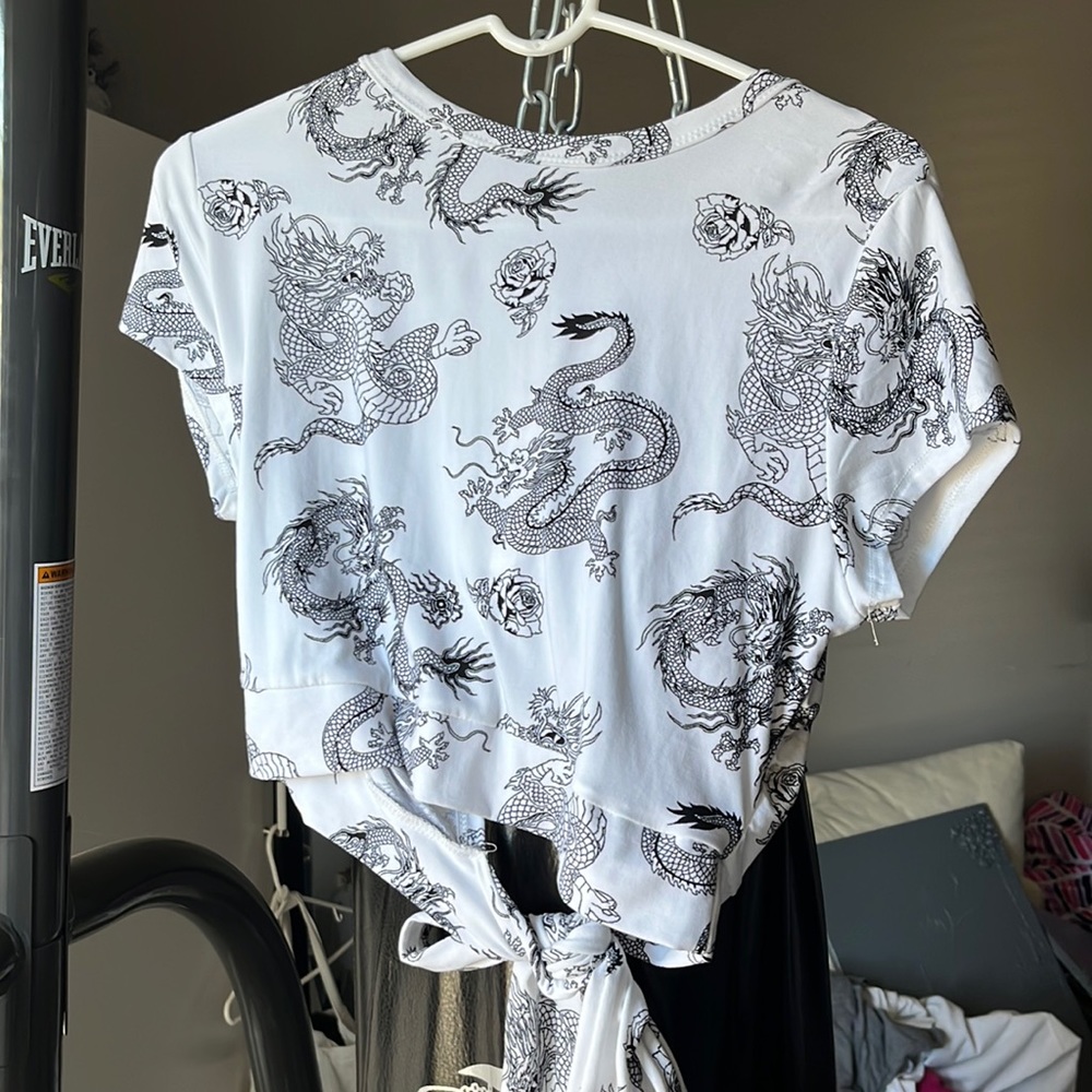 White crop with tie back